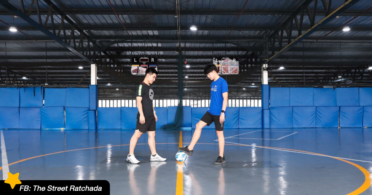 4. เล่นกีฬาในร่มที่ The Street Arena